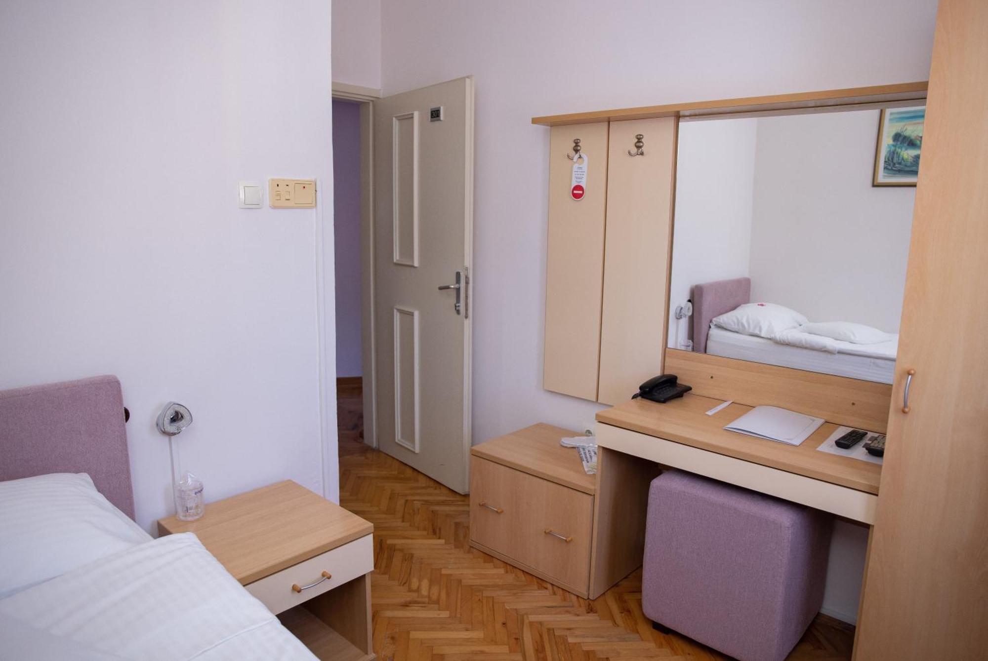 Motel New Sanatron Bosanski Novi Exterior foto